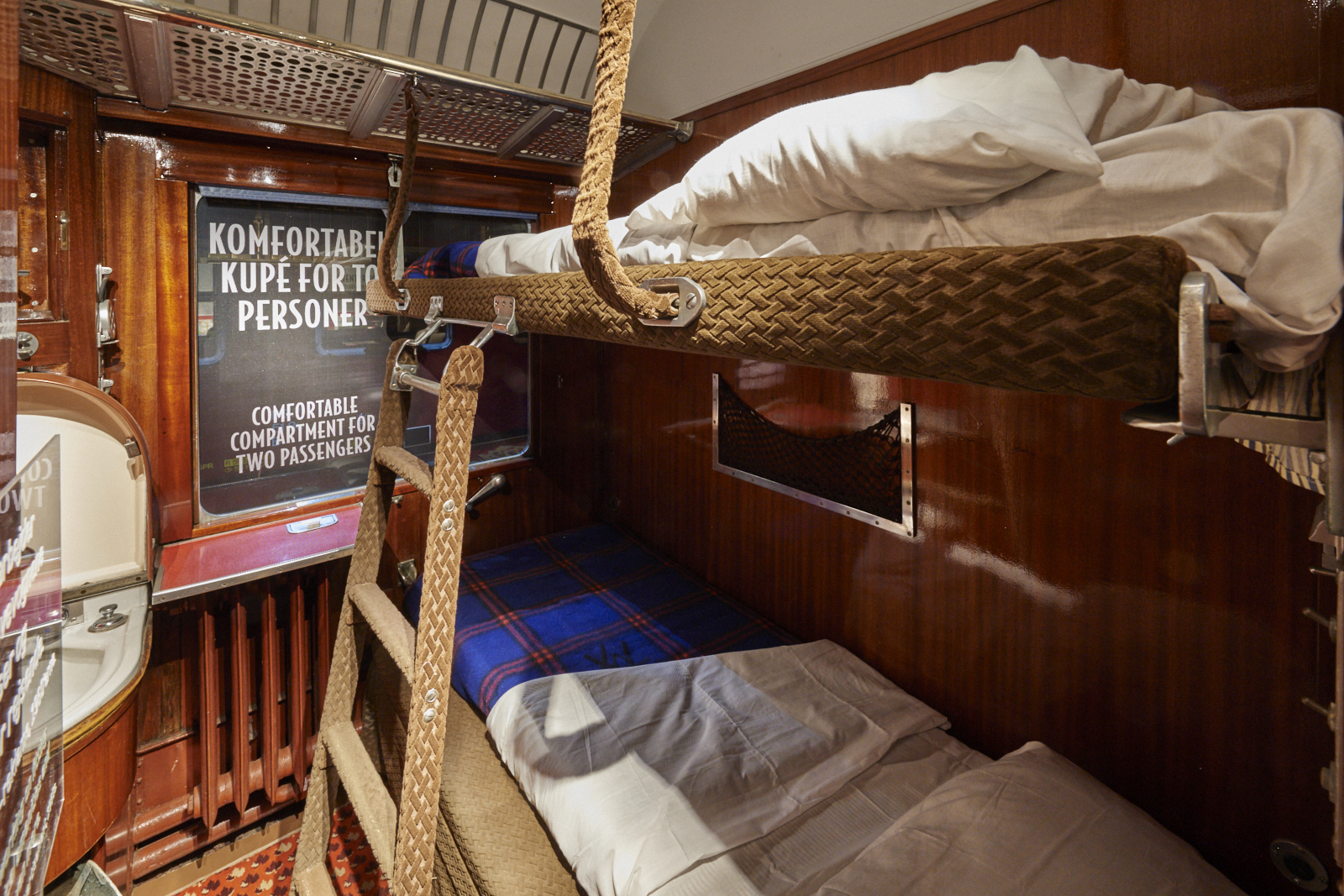 I Wagons-Lits sovevognen var der kupéer med fin opredning 