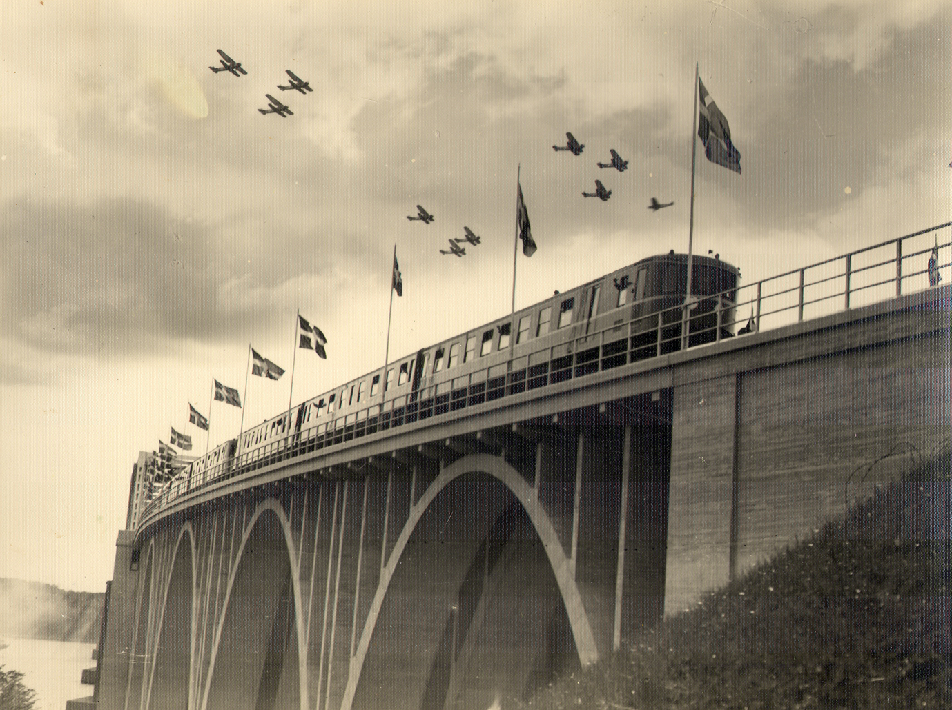 Det røde lyntog under indvielsen 14. maj 1935