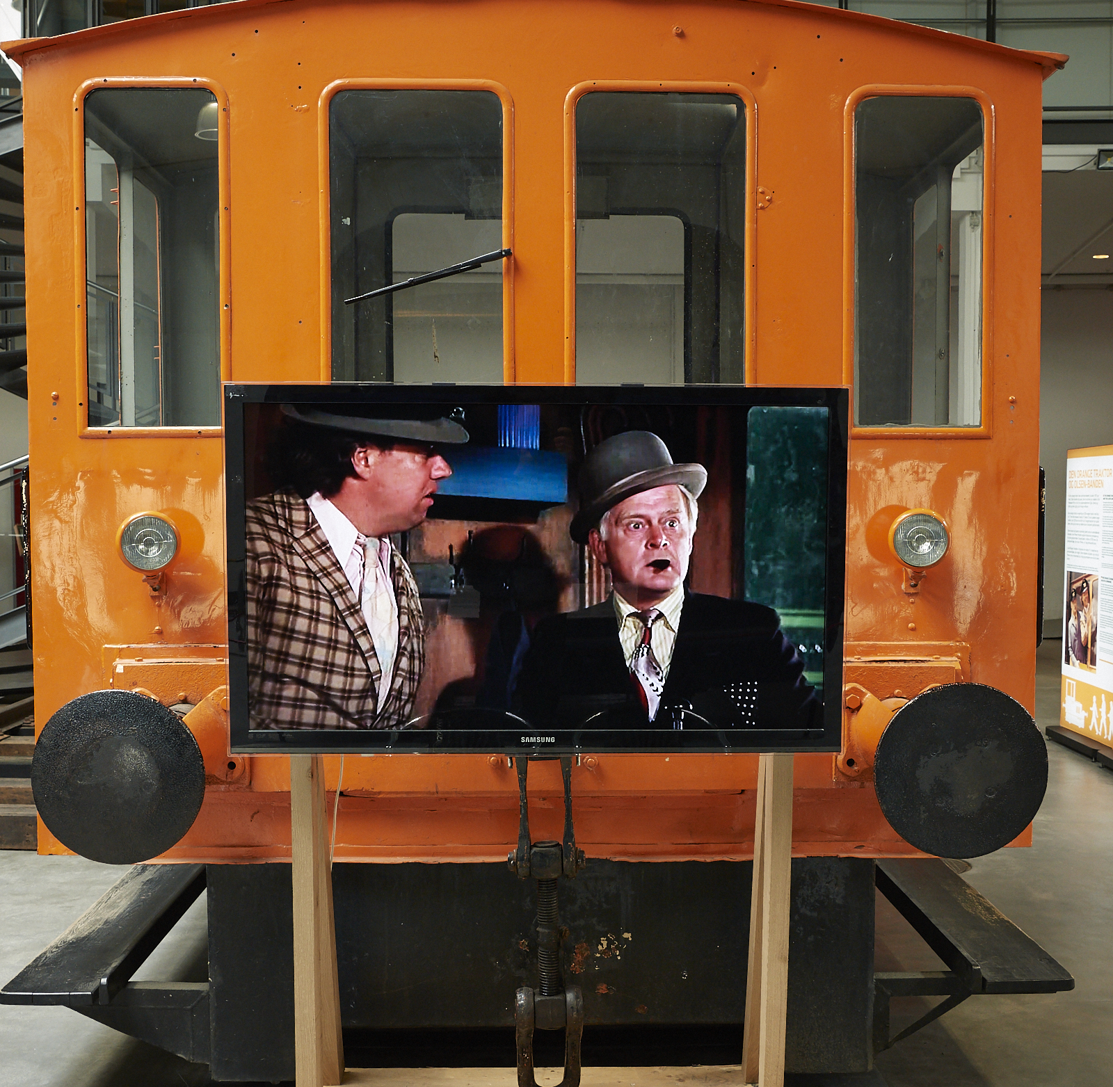 Watch clips from ‘The Olsen Gang on Track’ (in Danish).