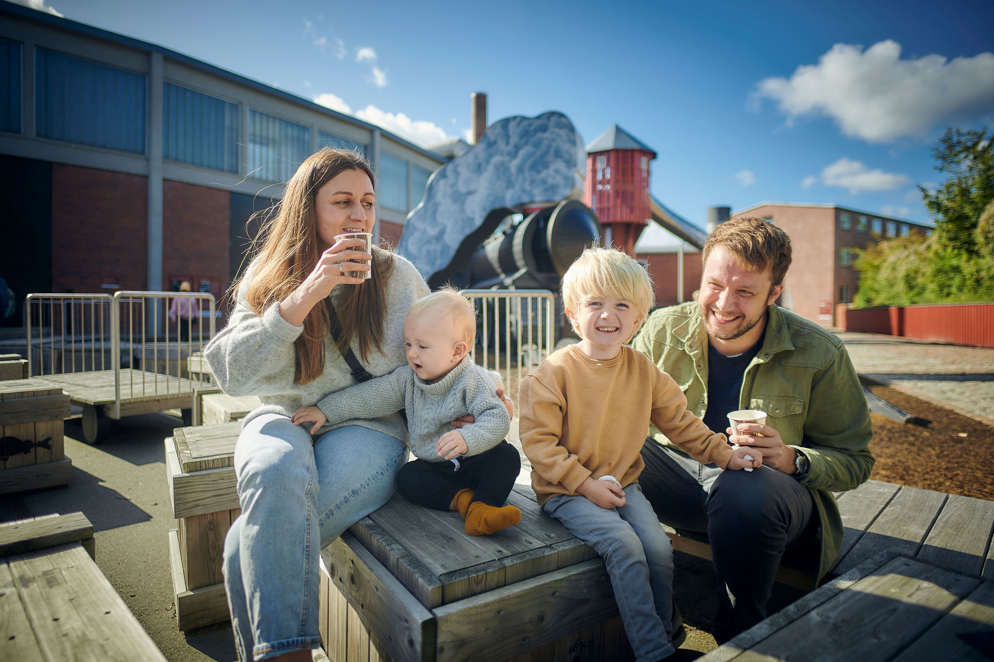 Legepladsen er for både store og små