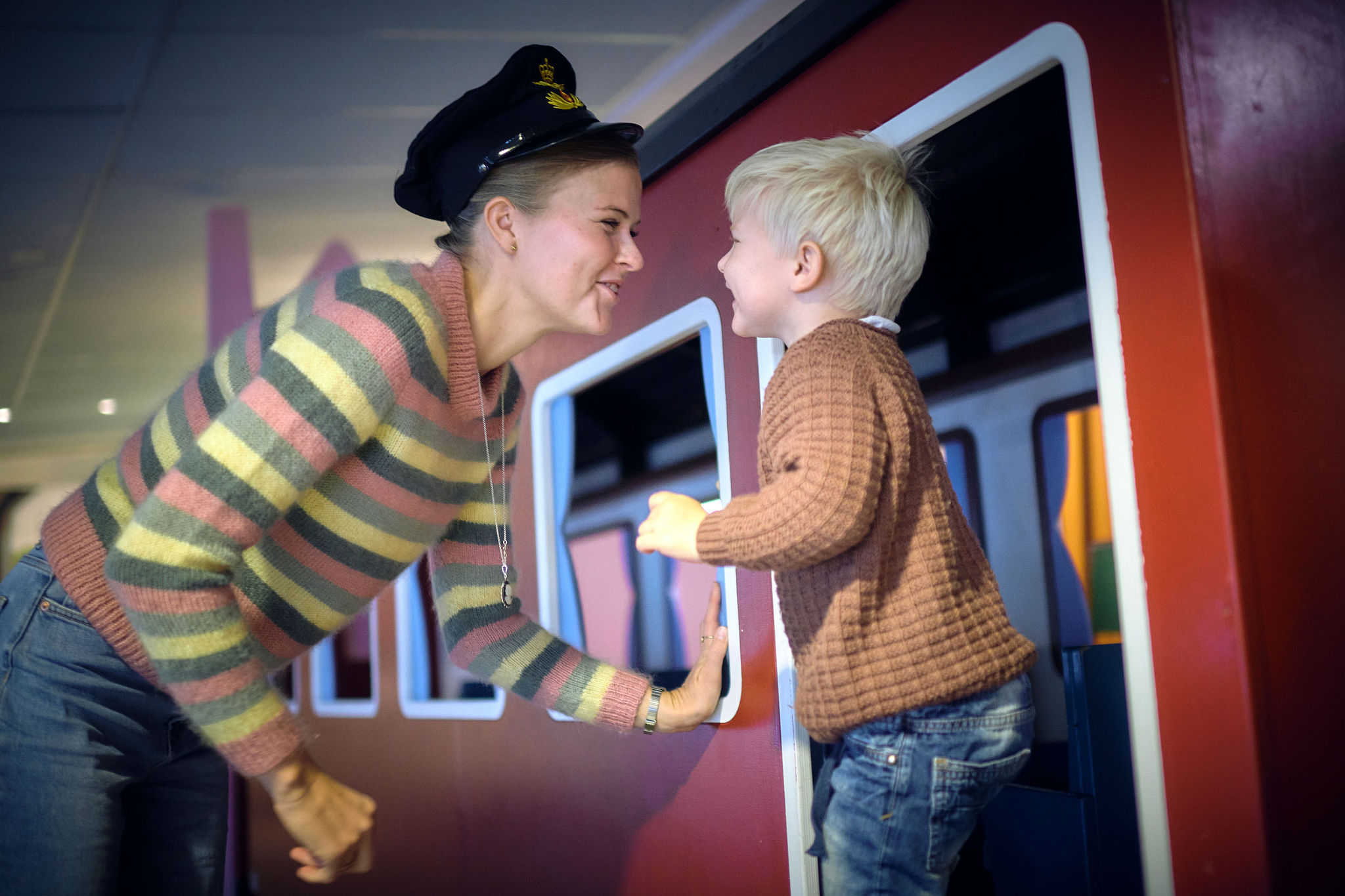 Vognene er i børnestørrelse men voksne er også velkomne